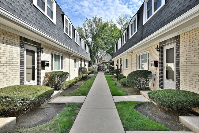 Building Photo - 7324 N Bell Ave