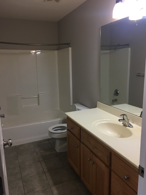 Building Photo - 3 Bedroom Home in Wonderful Neighborhood!