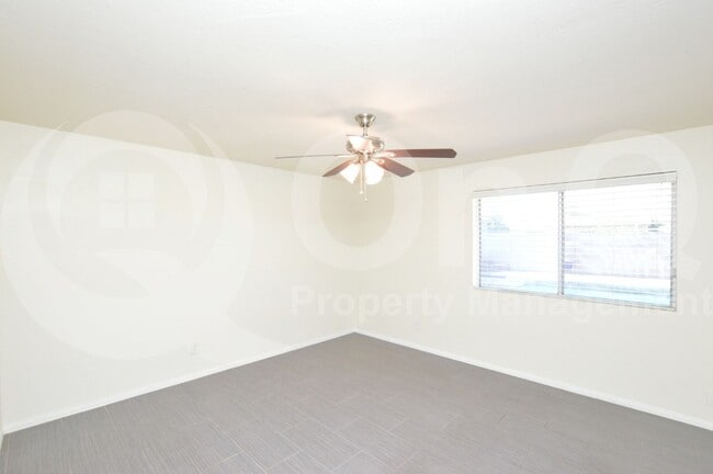 Building Photo - 2218 W Palomino Dr