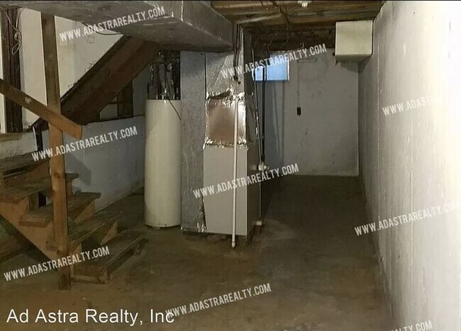 Building Photo - Very Nice Olathe Duplex-Available NOW!!!!