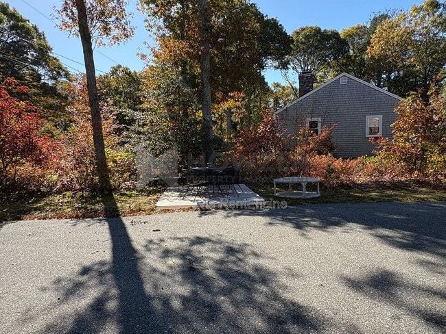 Building Photo - 20 Ellis Dr