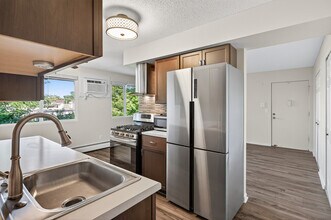 Building Photo - Rosco Apts- 2710