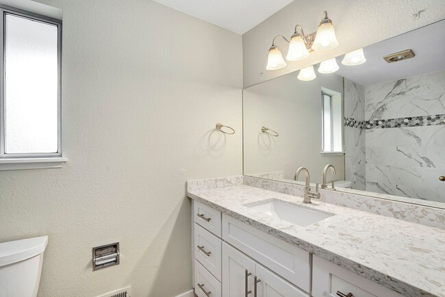 Building Photo - 3 Bedroom Home in Lake Stevens!