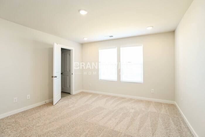 Building Photo - 2416 Appalachian Trl Dr