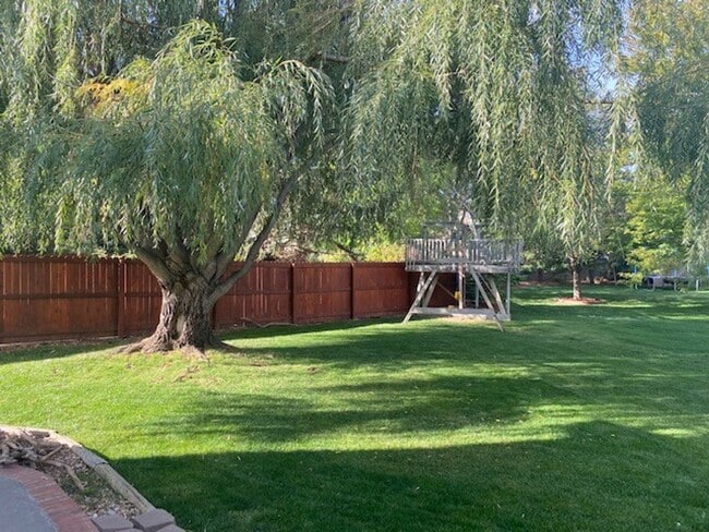 Building Photo - Fantastic 5 Bedroom Home in West Greeley