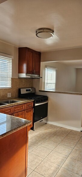 Building Photo - 4579 W 161st St