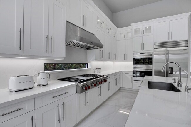Building Photo - 6903 NW 28th Ave