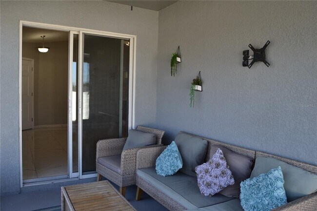 Building Photo - 1071 Condor Dr