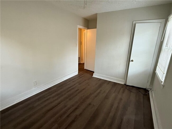 Building Photo - 1352 W Gulf Field Dr