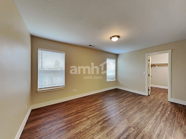 Building Photo - 847 NW 1st Ave