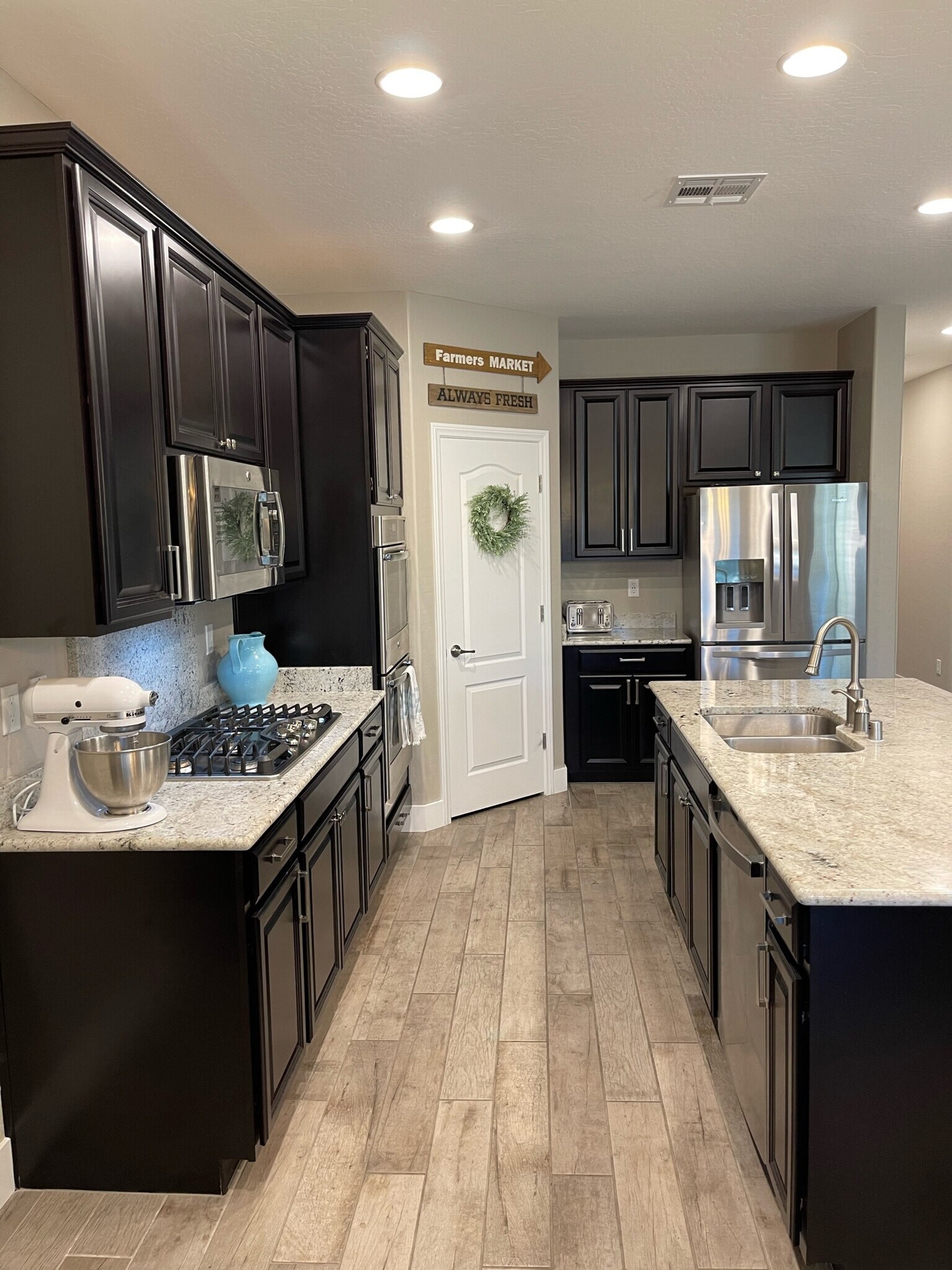 kitchen - 10647 Marble Arch St