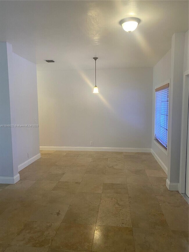 Building Photo - 130 Palm Desert Ln