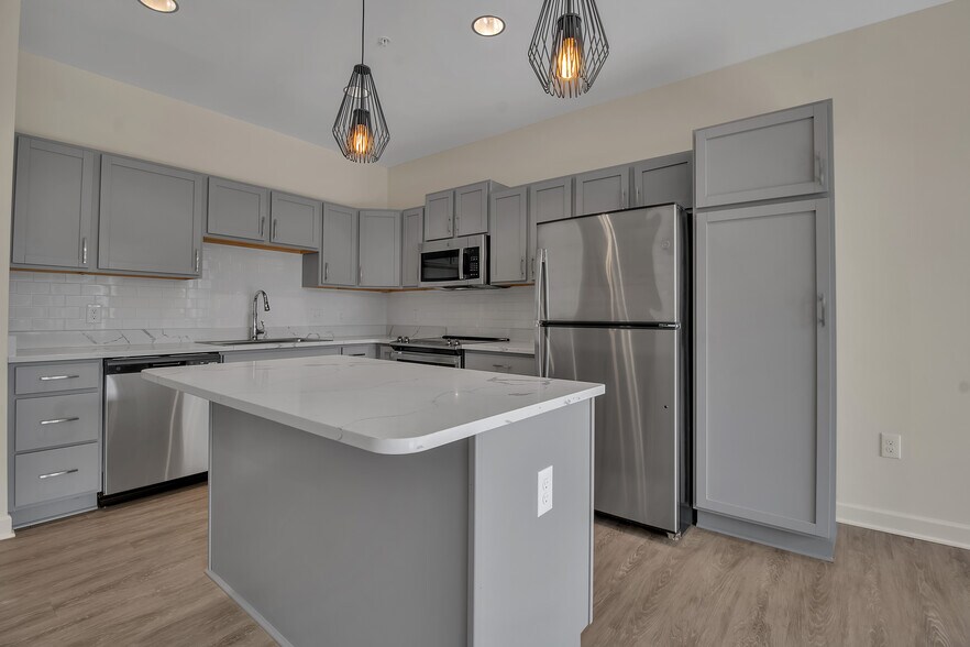 Building Photo - 5712 Main St