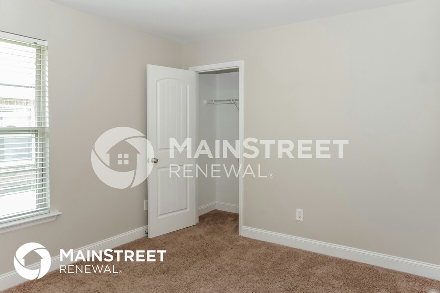 Building Photo - 246 Fenrose Dr