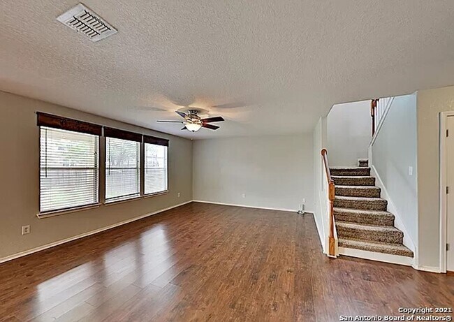 Building Photo - OPEN FLOOR PLAN  |  2 LIVING AREAS  |  4 B...