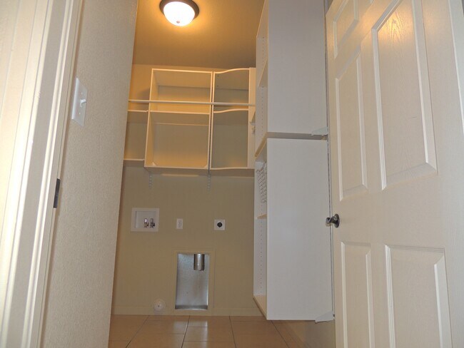 Building Photo - 663 Chalisa Ave