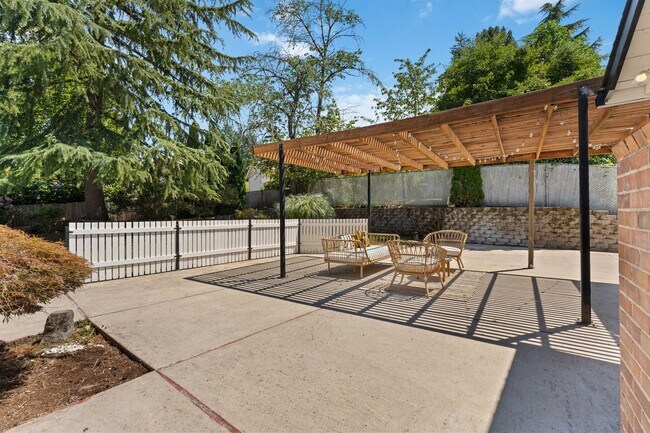 Building Photo - Stylish 3BR Beaverton Ranch w/ RV Parking & Hot Tub