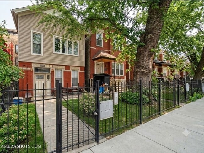 Building Photo - 2452 W Arthington St