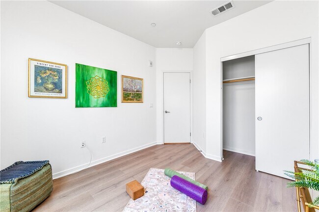 Building Photo - 664 Colorado Cir