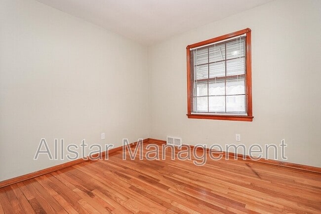 Building Photo - 6207 Gerald Ave