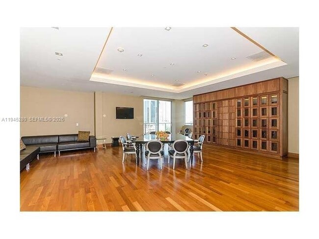 Building Photo - 1060 Brickell Ave