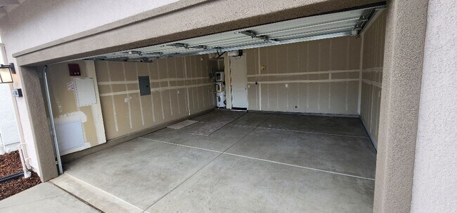 Building Photo - Brand New Home for Rent in Carmichael!