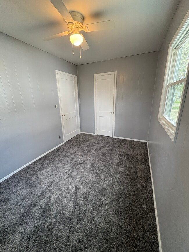 Building Photo - 313 E North St