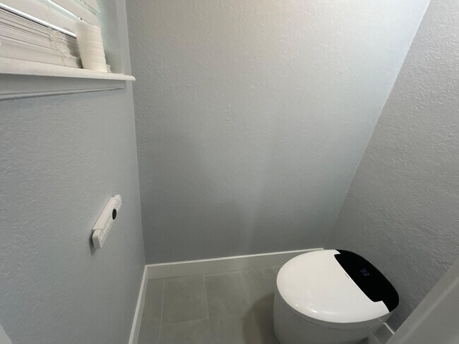 Building Photo - 3933 SW Kakopo St