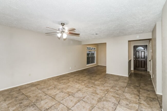 Building Photo - 14214 Bateau Dr