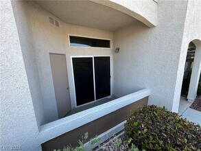 Building Photo - 2305 W Horizon Ridge Pkwy