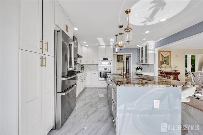 Building Photo - 950 Sunset Ridge