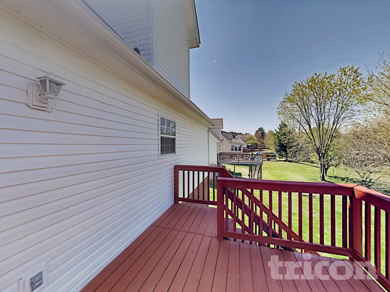 Building Photo - 1013 Heather Dr