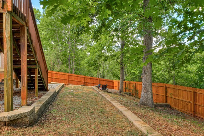 Building Photo - 565 Great Falls