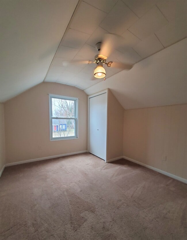 Building Photo - 2302 Chesning Ave
