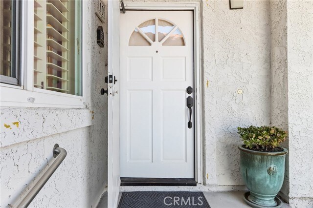 Building Photo - 10 Pantano