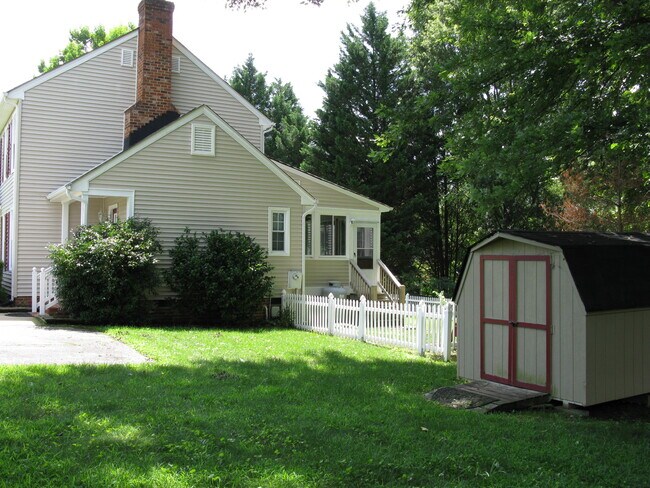 Building Photo - 7163 Plum Grove Ct