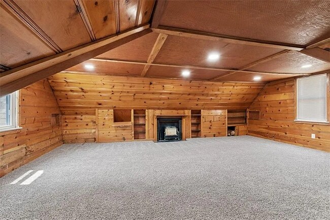 Building Photo - Stunning and Spacious 5BR 2BA Home in Kansas City