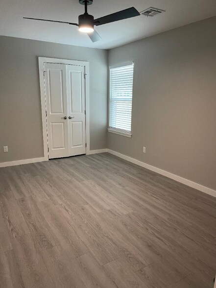 Building Photo - 238 E Young Pl