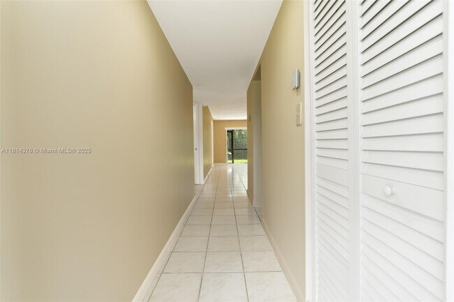 Building Photo - 7900 S Colony Cir