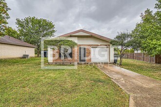 Building Photo - 806 Prairie Creek Dr