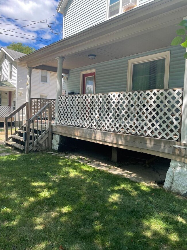 Building Photo - 223 E North St