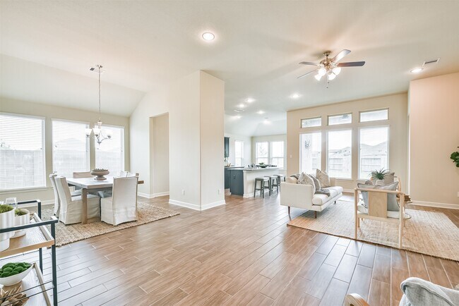 Building Photo - 12617 White Cove Dr