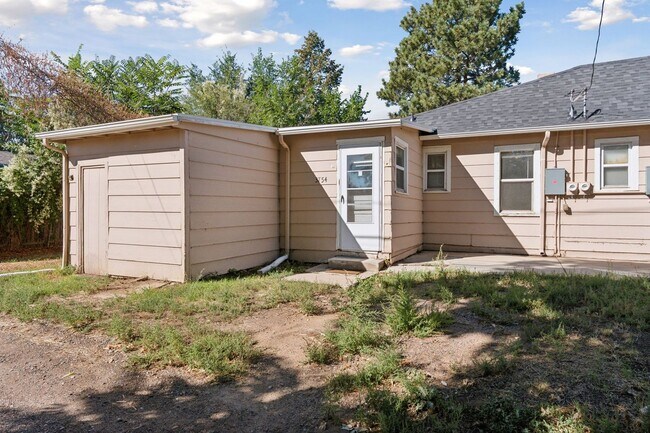 Building Photo - 3754 S Delaware St