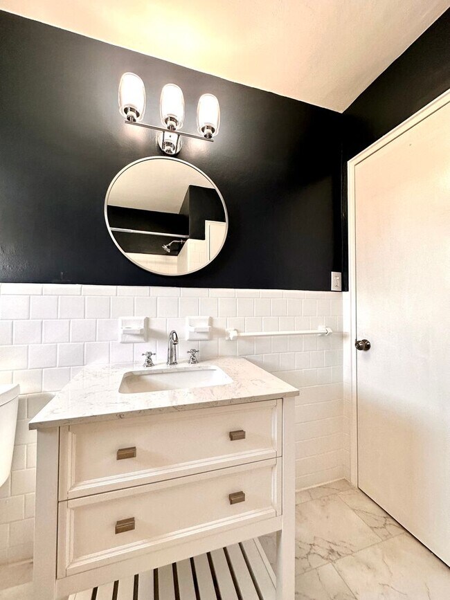 Building Photo - 2722 Riedling Dr