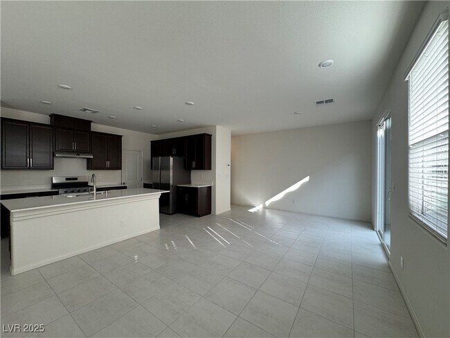 Building Photo - 9143 Rivington Ave