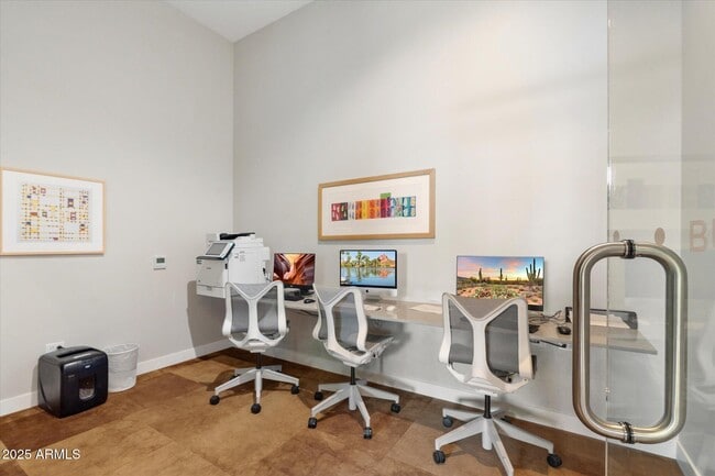 Building Photo - 7180 E Kierland Blvd