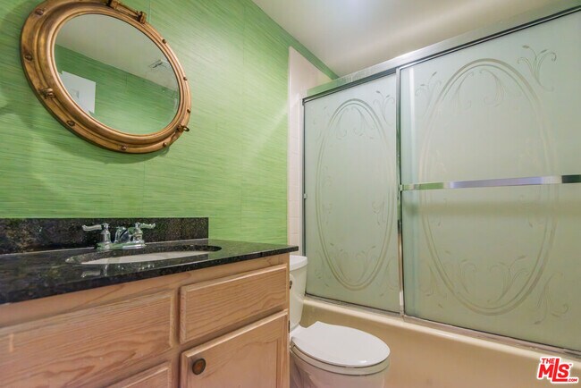 Building Photo - 458 N Oakhurst Dr
