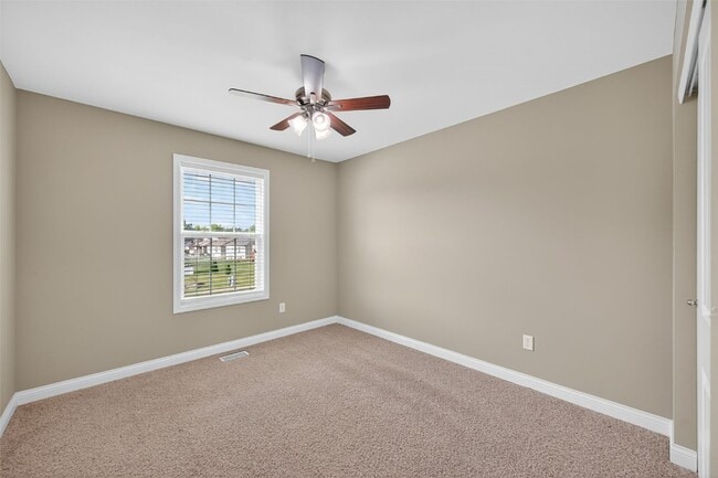 Building Photo - 303 Shadow Trace Dr