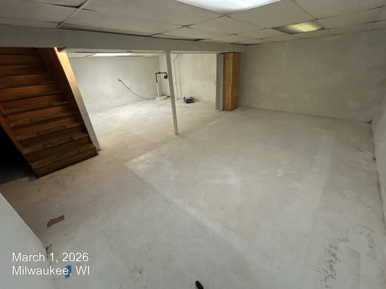 Building Photo - 7335 W Hampton Ave