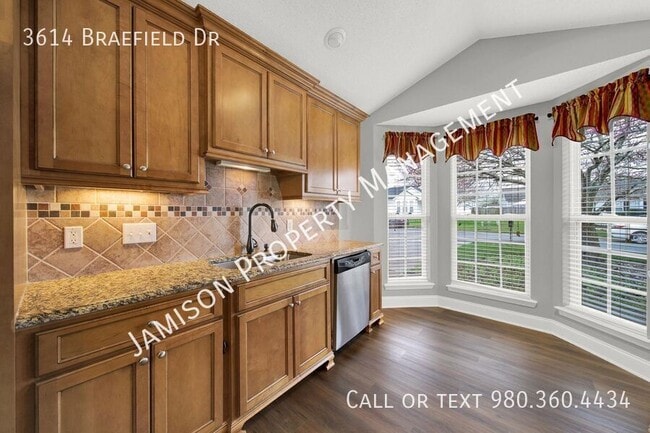 Building Photo - 3614 Braefield Dr